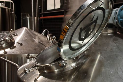 CONTRACT BREWING AT DAINTON BEER photo
