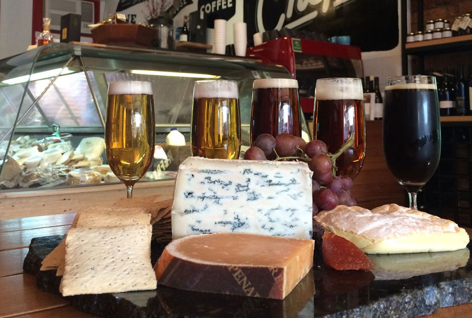 Beer and cheese tasting with Two Tall Chefs and Hargreaves Hill (VIC)